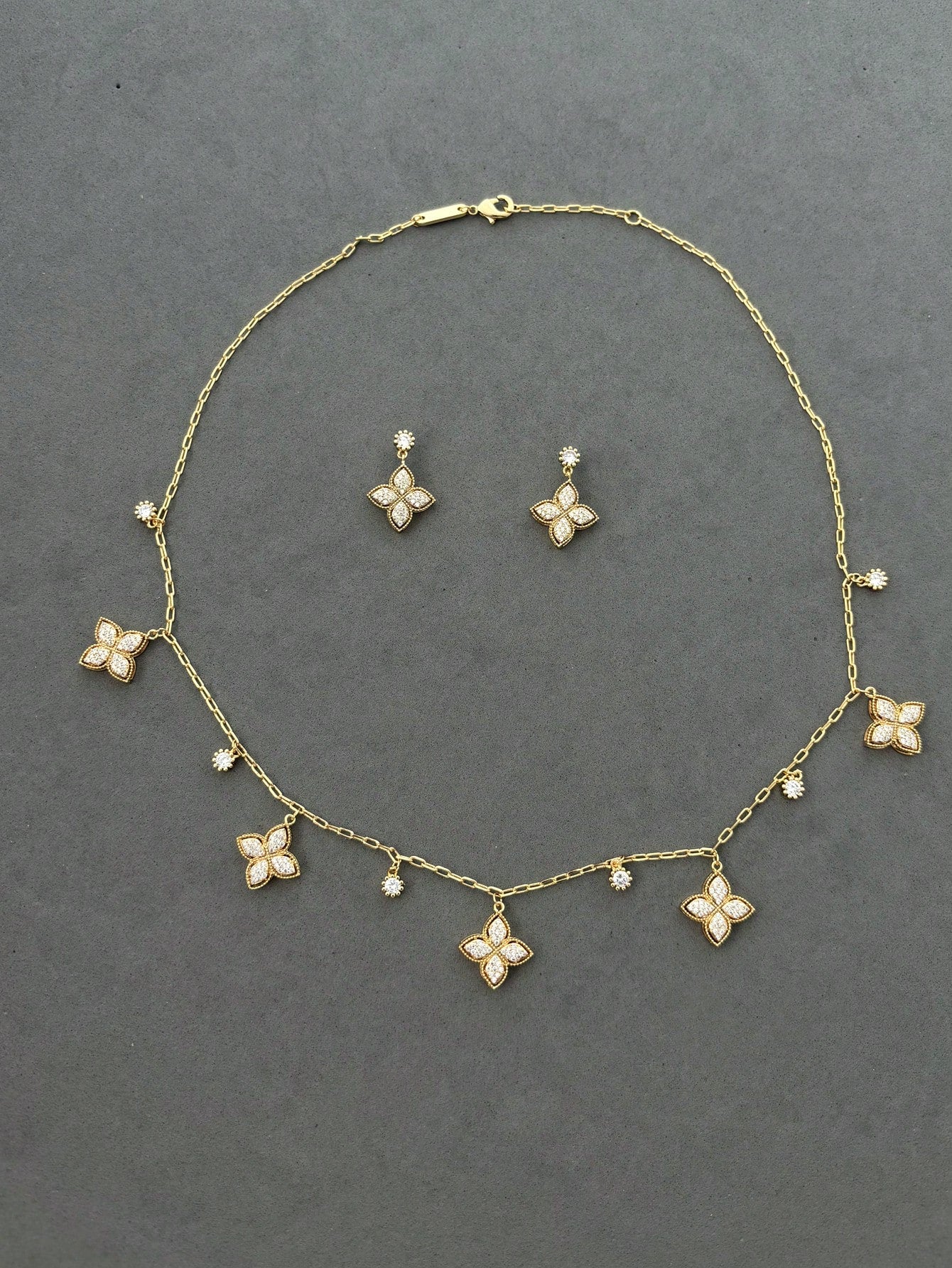 Alhambra 10 Motifs Necklace – Gold-Plated Design